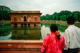 1842;-1997;-Architecture;-Asia;-Bahadur-Shah-II;-Couple;-Delhi;-Green-water;-Hayat-Bakhsh-Bagh;-India;-Kaleidos;-Kaleidos-images;-La-parole-à-limage;-Lal-Qila;-Loggia;-Monument;-Mughal;-Mughal-architecture;-Mughal-Empire;-North-India;-Old-Delhi;-Pavilion;-Pavilion-on-water;-Perforated-windows;-Red-Fort;-Red-Fort-Complex;-Red-sandstone;-Red-sandstone-pavilion;-Reflection;-Reflections;-Shah-Jahan;-Shahjahanabad;-Stories-Pictures;-Tank;-Tank-edge;-Tarek-Charara;-Travel;-UNESCO;-UNESCO-World-Heritage-Site;-Water-tank;-World-Heritage;-Zafar-Mahal